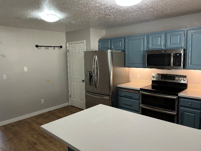 Photo - 573 E Main St