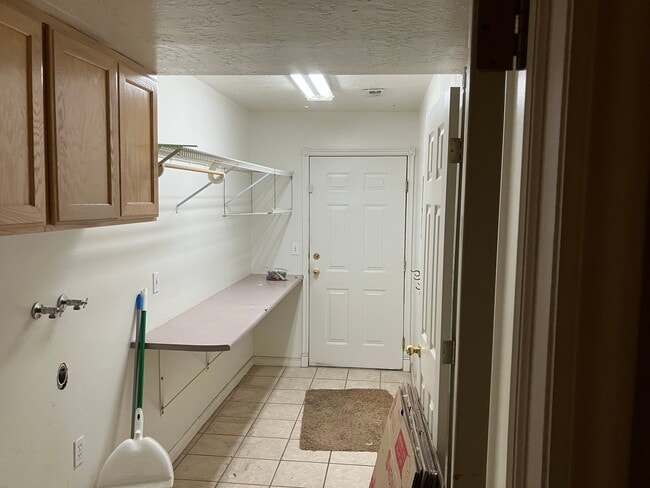 Photo - 386 E 1530 N