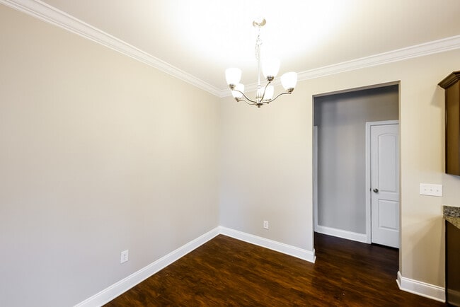 Photo - 306 Addison Ct