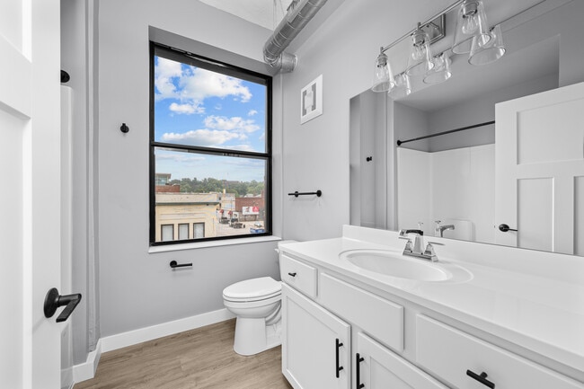 1601 5th Ave Unit 1