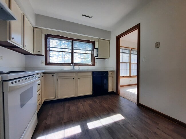 Cocina comedor - 1450 Wing St Unidad 6B