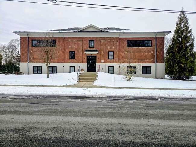 Building Photo - 1815 Main St Unit B