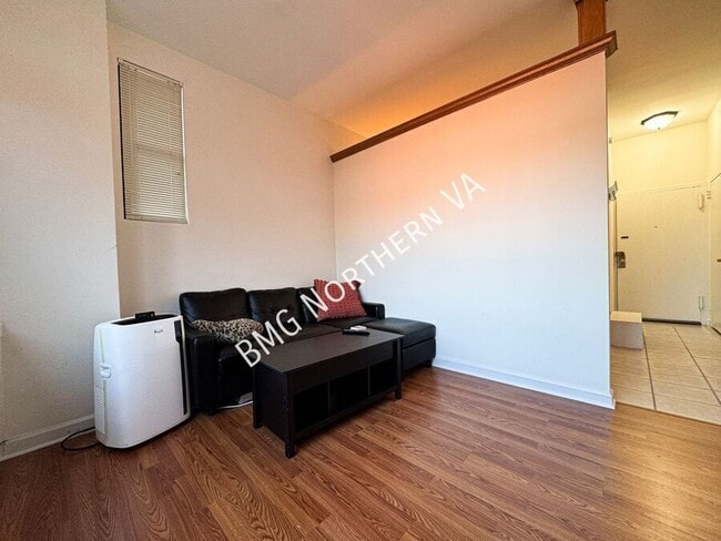 Photo - 1011 Arlington Blvd