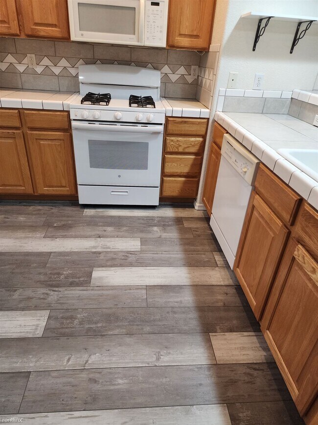 Photo - 2 br, 2 bath House - 1825 East Shore Villa...