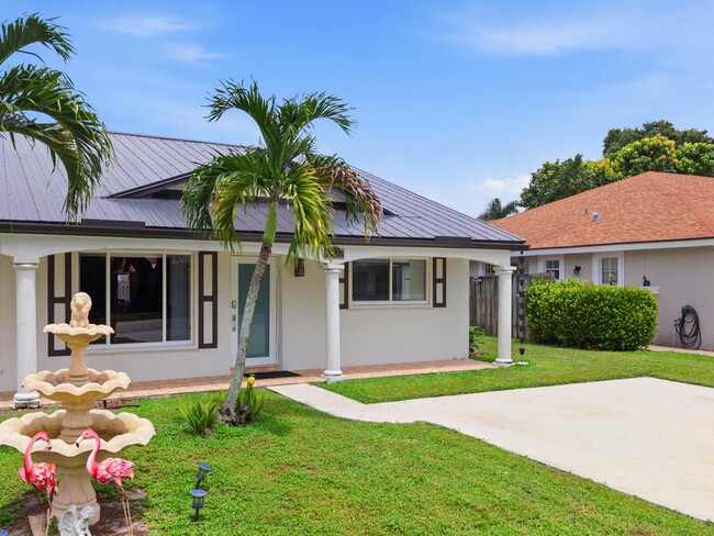 Photo - 1320 Riverside Cir