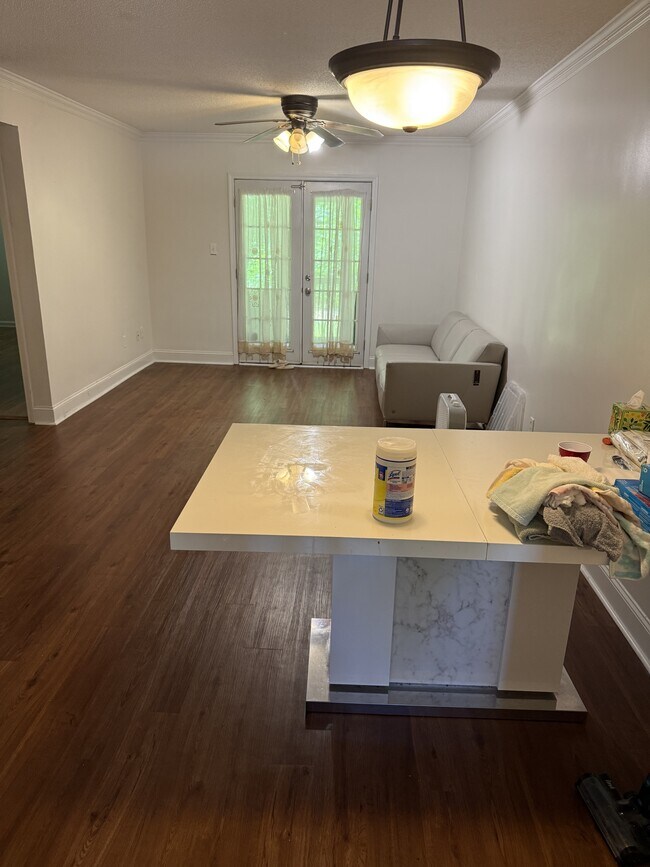 Photo - 1055 Baxter St