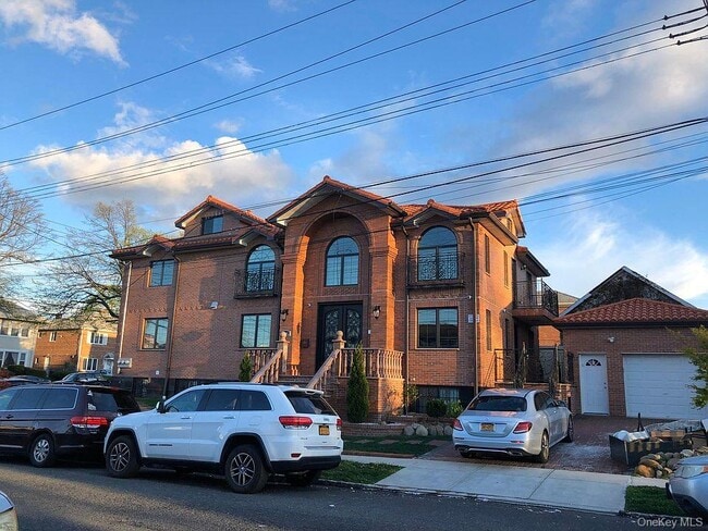 Photo - 18-02 150th St