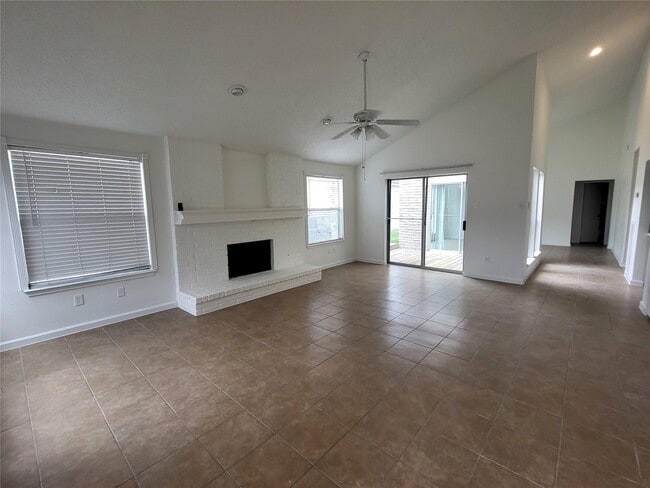Photo - 13839 Walnut Hollow Ln