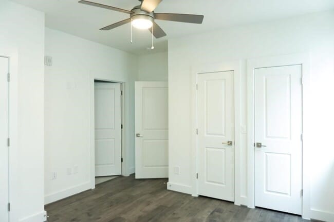 Photo - 4819 Caroline St Unit 101