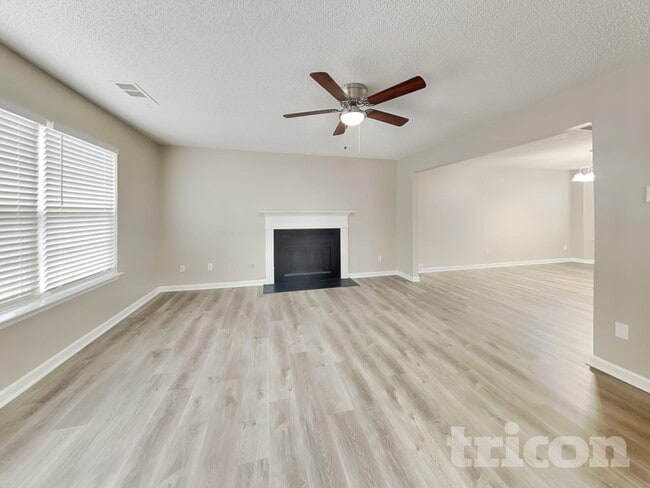 Photo - 11610 Registry Blvd