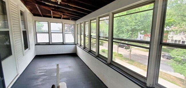 Photo - Great 2 Bedroom Unit in Northeast! -- Heat... Unidad 2309