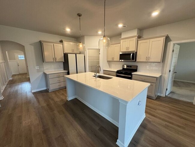 Photo - Extra Square footage, Mountain Views