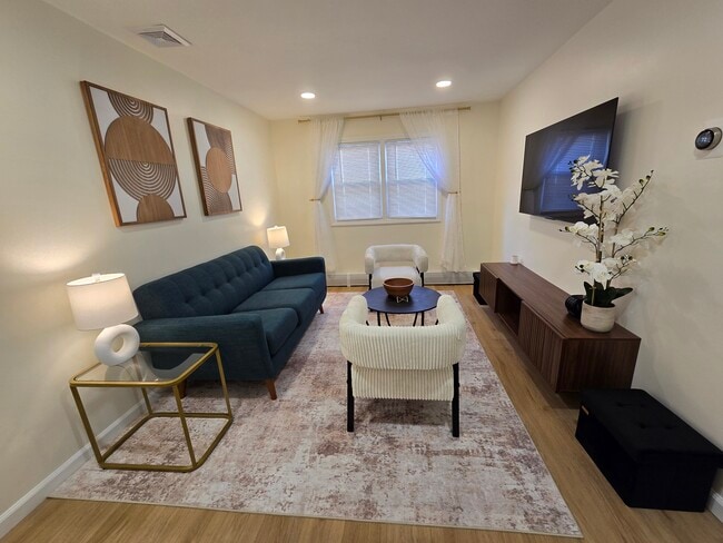 Photo - 396 Kaplan Ave Unidad Floor 1