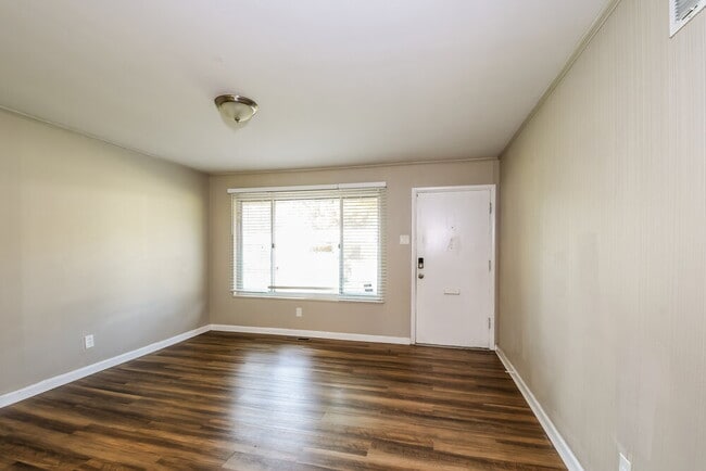 Photo - 933 Lebon Dr