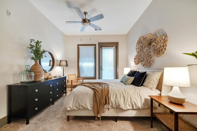 Photo - Varela Westshore Apartments