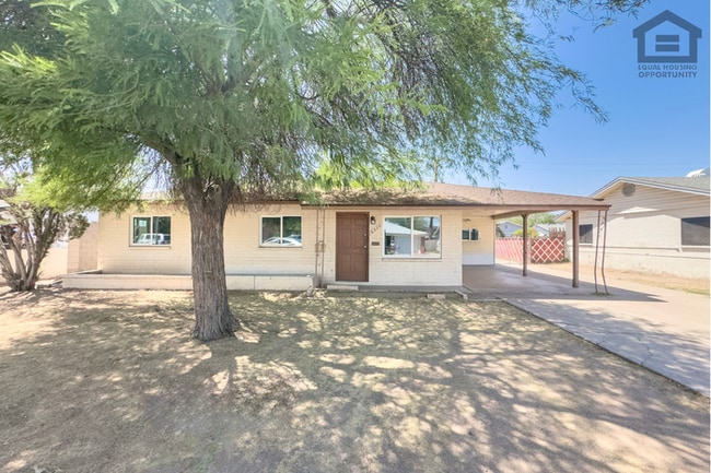 Building Photo - 4Bed/2Bath House at Glendale Ave/19th Ave! Ready for Immediate Move-In! – RV GATE! NO HOA!