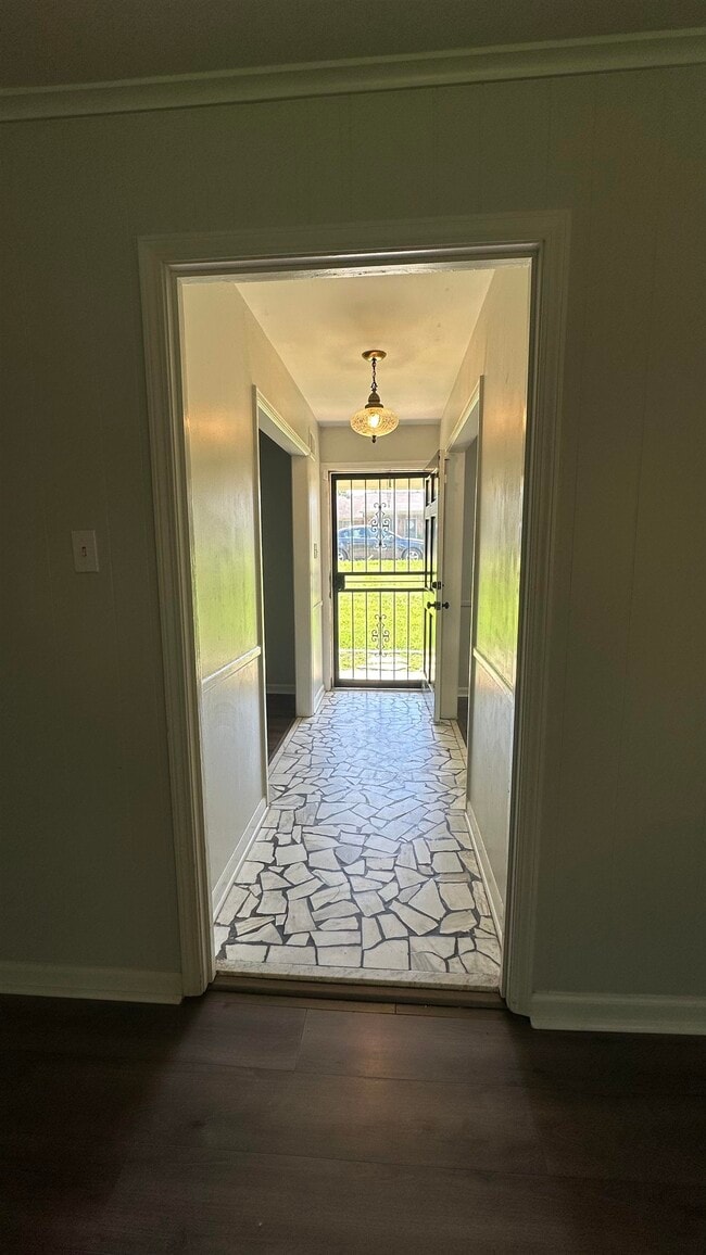 Photo - 3226 Sycamore View Rd