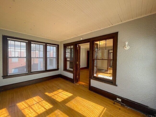 Photo - 509 6th St SE Unidad 2