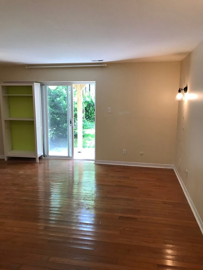 Photo - 226 Catharine St Unit 1F