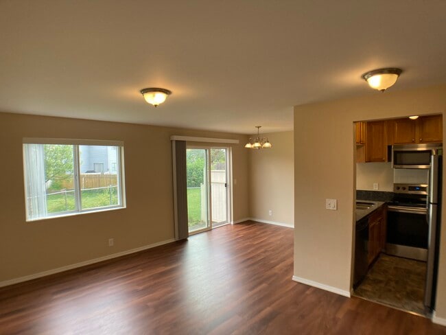 Photo - 1841 C Pl SE