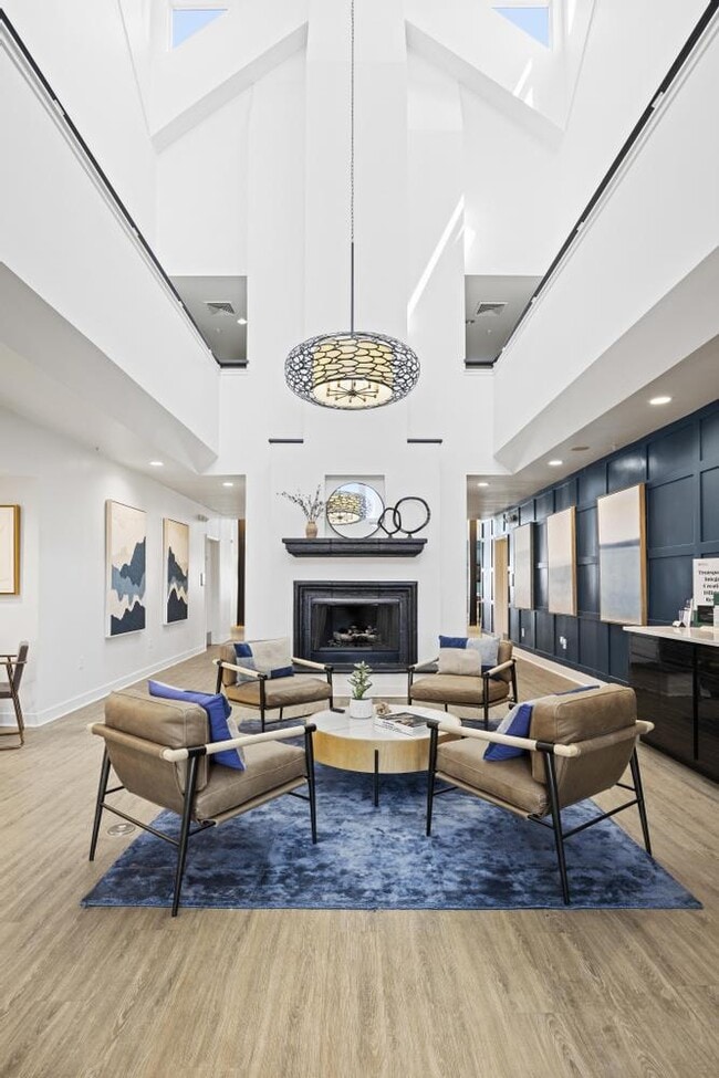 Photo - Avia Apartments on College Blvd (Overland ...