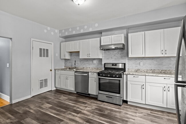 Photo - 26 Alpine Pl Unit 2