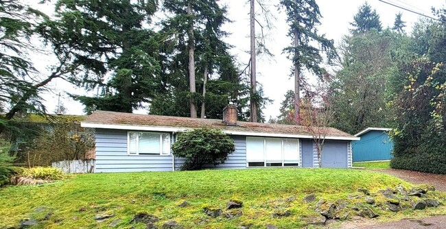 Updated 3 BED 1BA Shoreline Rambler - Updated  3 BED 1BA Shoreline Rambler House