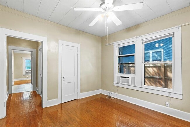 Photo - 4205 Avenue B