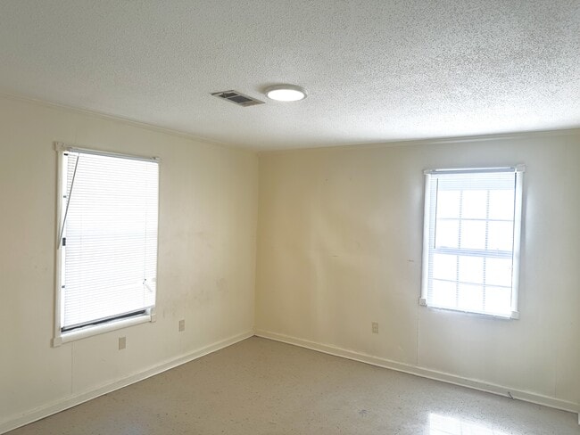 Photo - 107 Dorman Ave