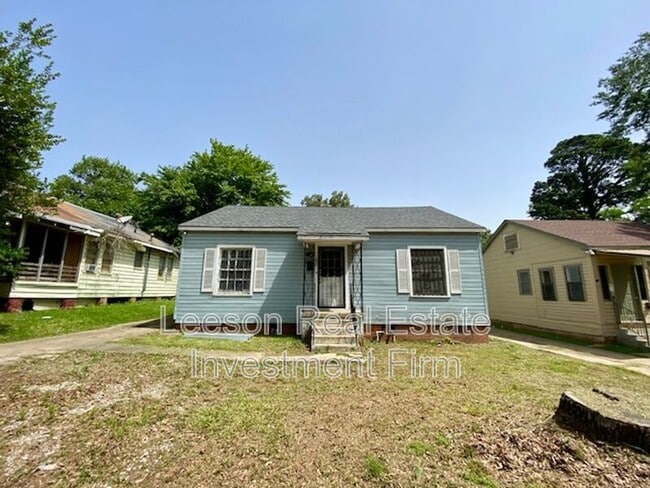 Building Photo - 230 E Lister St Rental