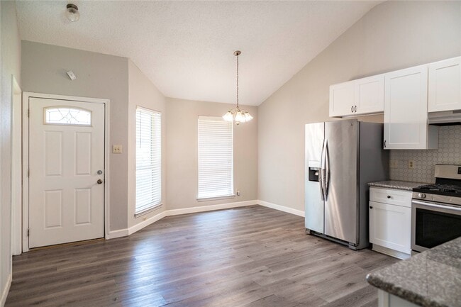 Photo - 17003 Enchanted Cir W