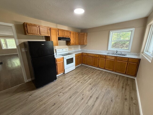 Photo - 1911 Redman Rd