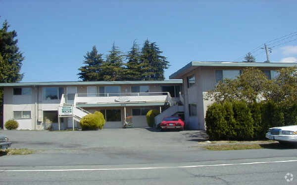 The Laurel Apartments - The Laurel Apartments