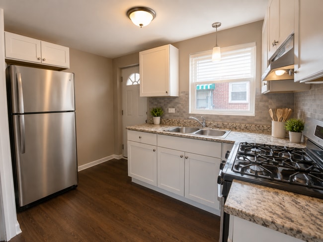 8137 S Colfax Ave Unit 2nd Flr