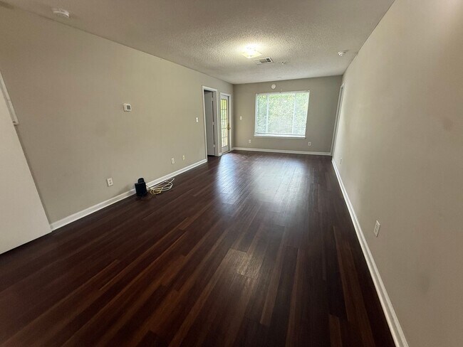 Photo - 4 Bed 4 Bath Condo near NCSU! Available late July, includes utilities!