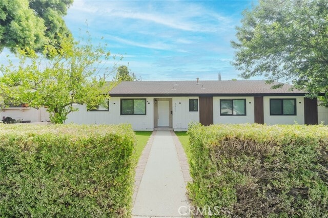 Building Photo - 8400 Chimineas Ave