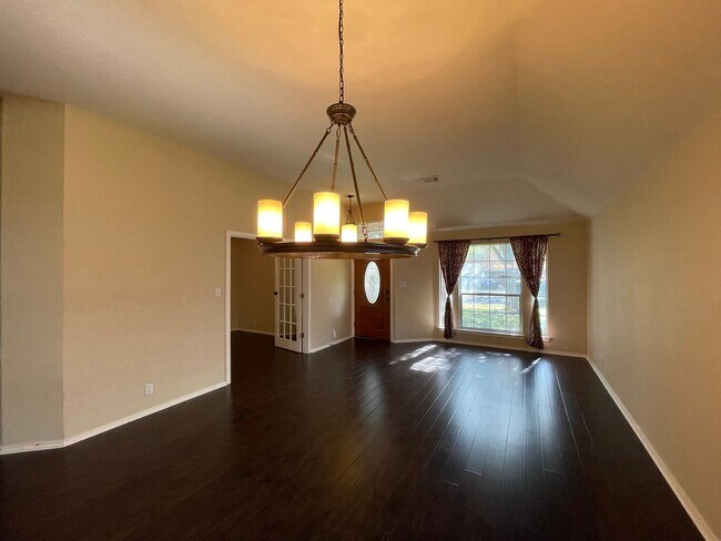 Photo - Beautiful single-story home in desirable Vista Oaks Subdivision