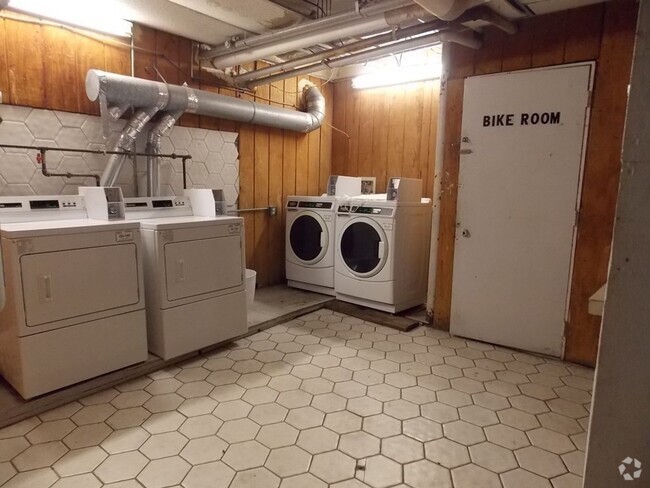 Building Photo - BU 3-BED + BATH 9/1/25 Rental