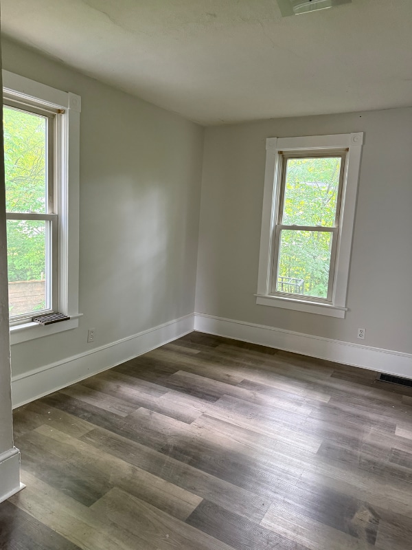 Photo - 209 W 3rd St Unidad A