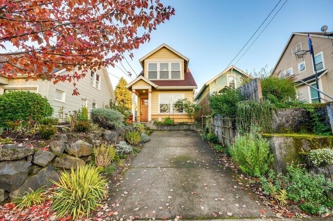 Building Photo - Available Early September | Beautiful Craf... Rental