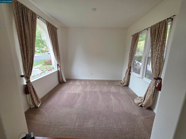 Photo - 1830 Hollyview Dr