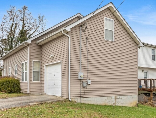Photo - 3 Bedroom Available Now!
