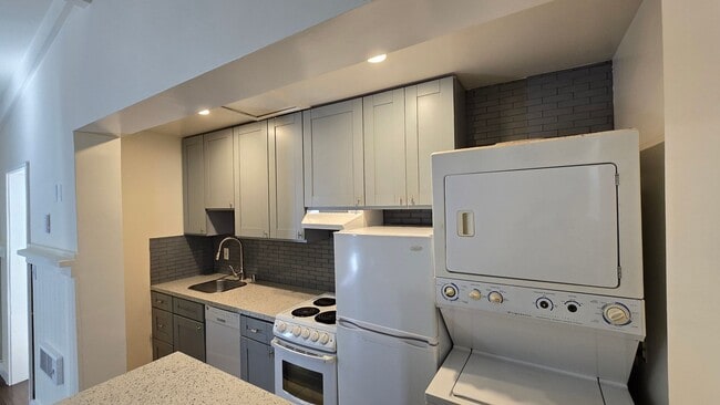 Photo - 723 Unit 723.5