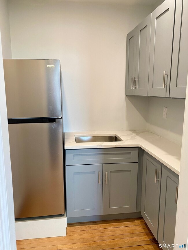 43 Elmwood Ave Unit Studio