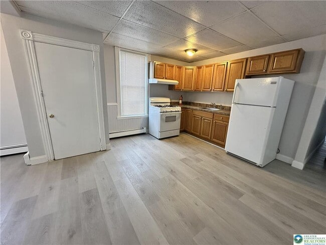 Photo - 760 N Lumber St