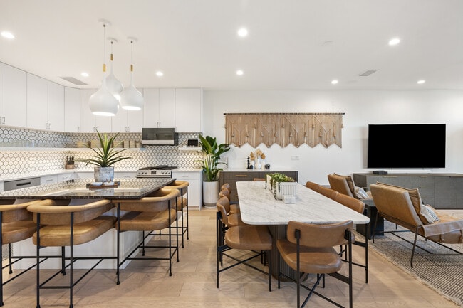 Photo - 1304 Comal St