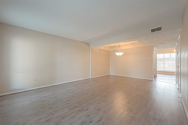 Photo - 10217 Longmont Dr