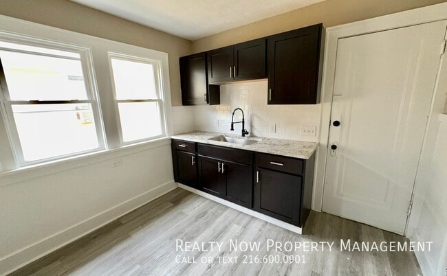 Photo - 861 Helmsdale Rd Apartment Unit 861 Helmsdale upper