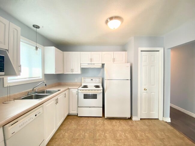 Photo - 64 Paisley Ct