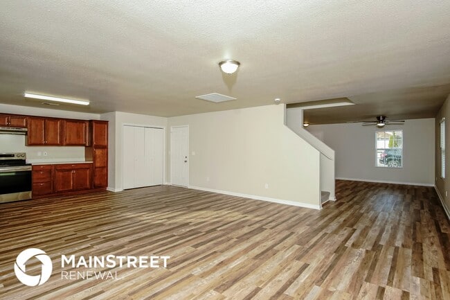 Photo - 202 Valleyside Dr NE